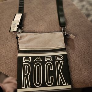 HARD ROCK CAFE CROSSOVER